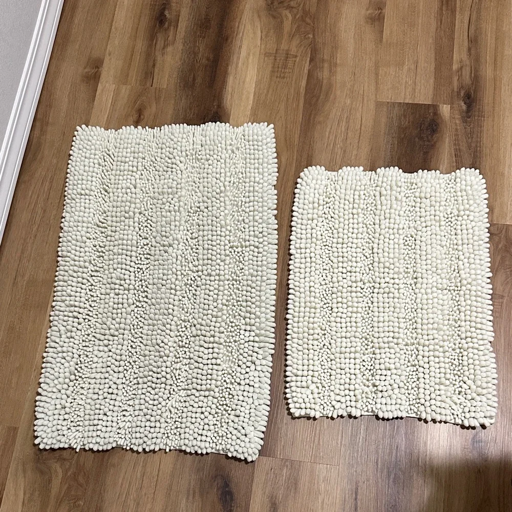Plush Cream Bath Mat Set